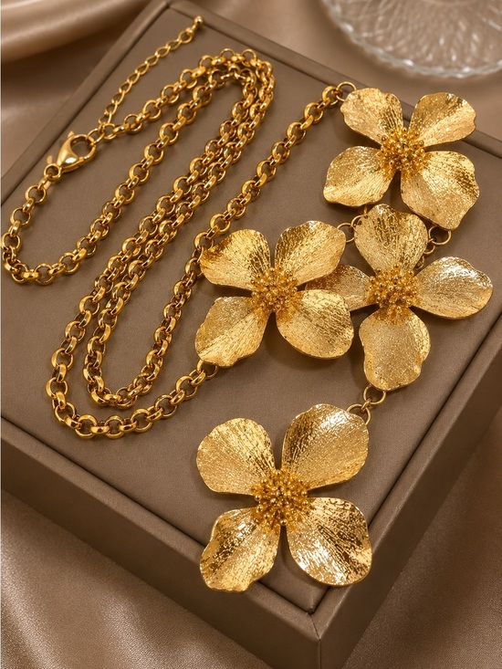 Anthropologie Jewelry - Textured Gold Floral Pendant Necklace